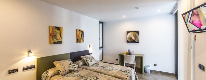 Long term rental Ibiza - Villa Llenya 8