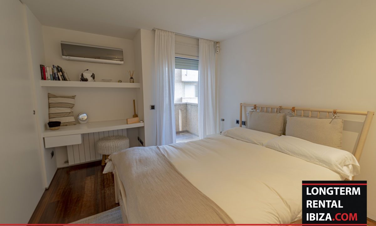 Long term rental Ibiza - Apartment Botafoch 21
