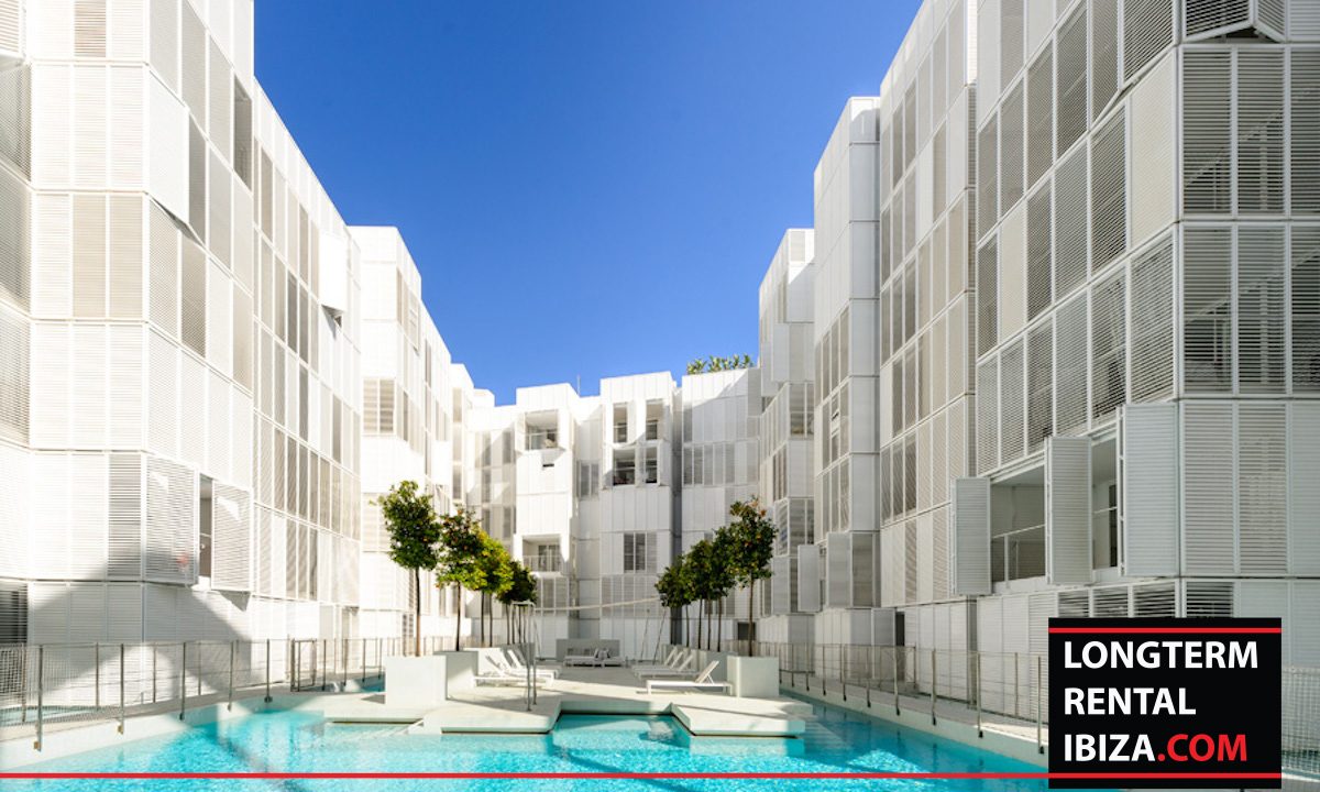 Long term rental Ibiza - Patio Blanco Jardín 1