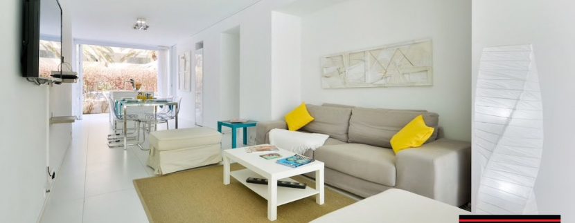 Long term rental Ibiza - Patio Blanco Pacha