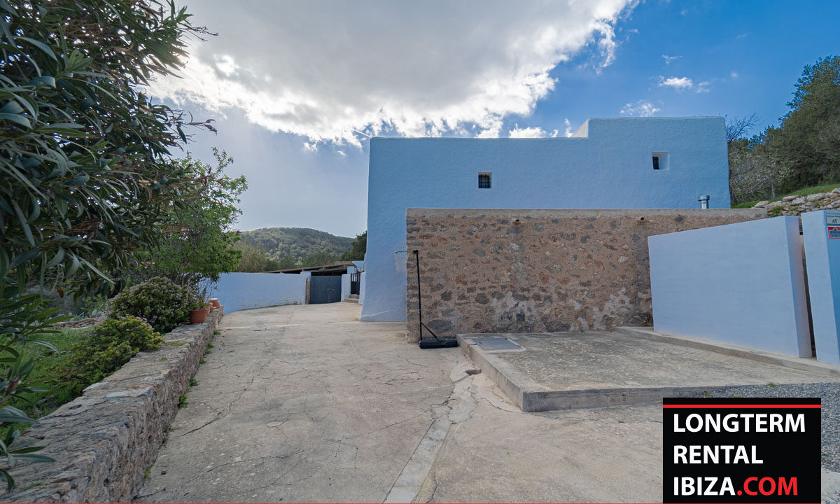 Long-term-rental-ibiza-Finca-Calle-18