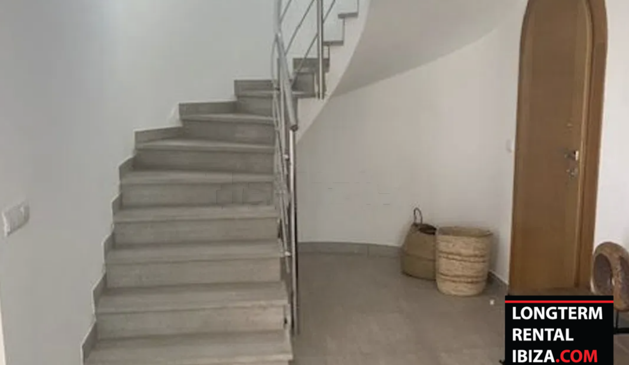 LONGTERM RENTAL IBIZA - VILLA COACH 18