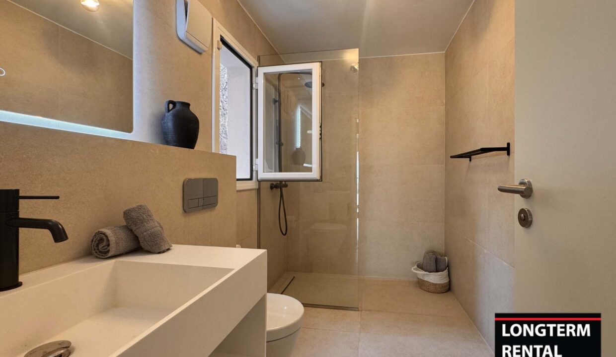 Villa Ocean Breeze with Touristic License