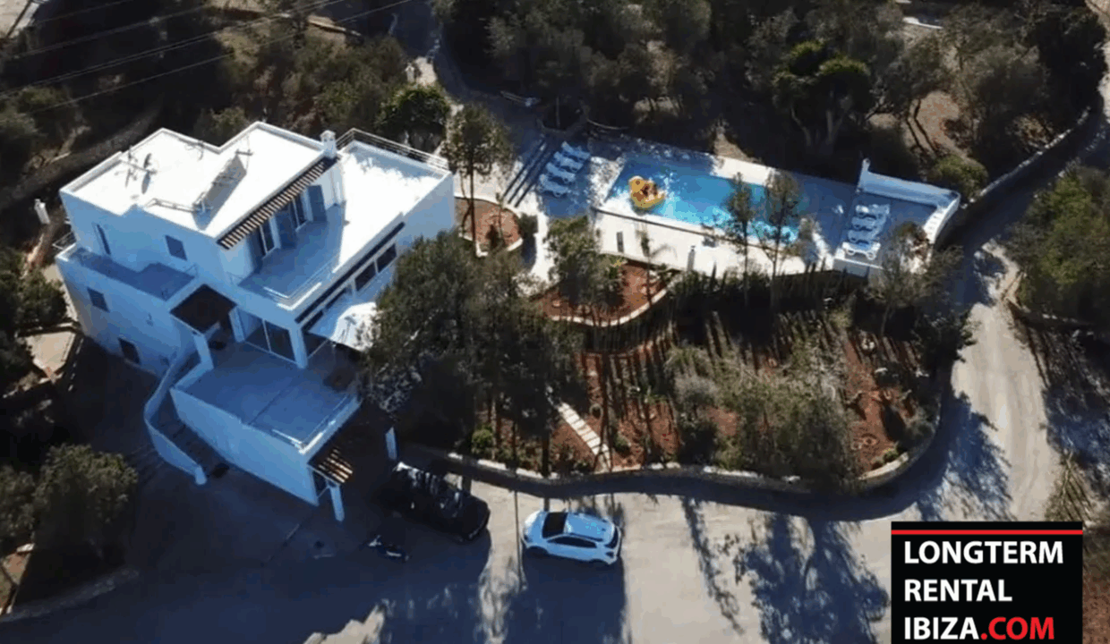 Long Term rental Ibiza - Villa Coach 0 (1)