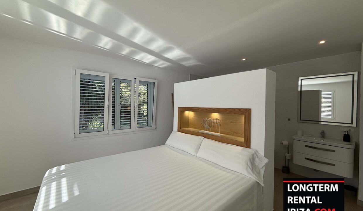 Long Term rental Ibiza - Villa Coach 10