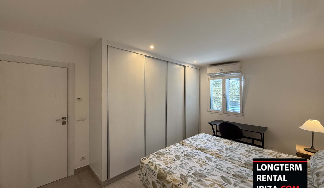 Long Term rental Ibiza - Villa Coach 17