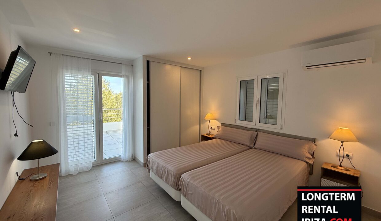 Long Term rental Ibiza - Villa Coach 20