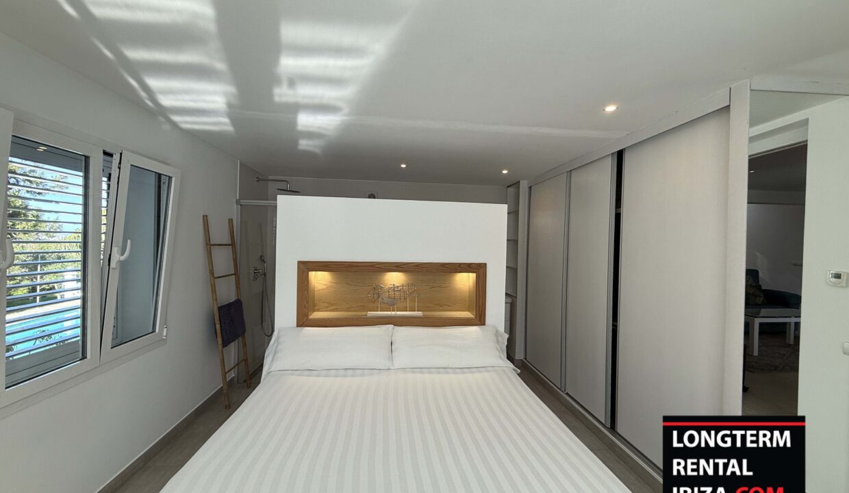 Long Term rental Ibiza - Villa Coach 9